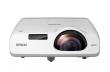 Videoprojector EPSON EB-530.
- Resolució XGA 1024 x 768; 4:3.
- 3.200 lúmens...