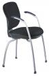 Cadira MEGA Confident amb braços i entapissada de color negre en seient i respa...